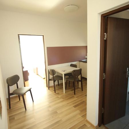 Studio Apartcity Brasov Luaran gambar