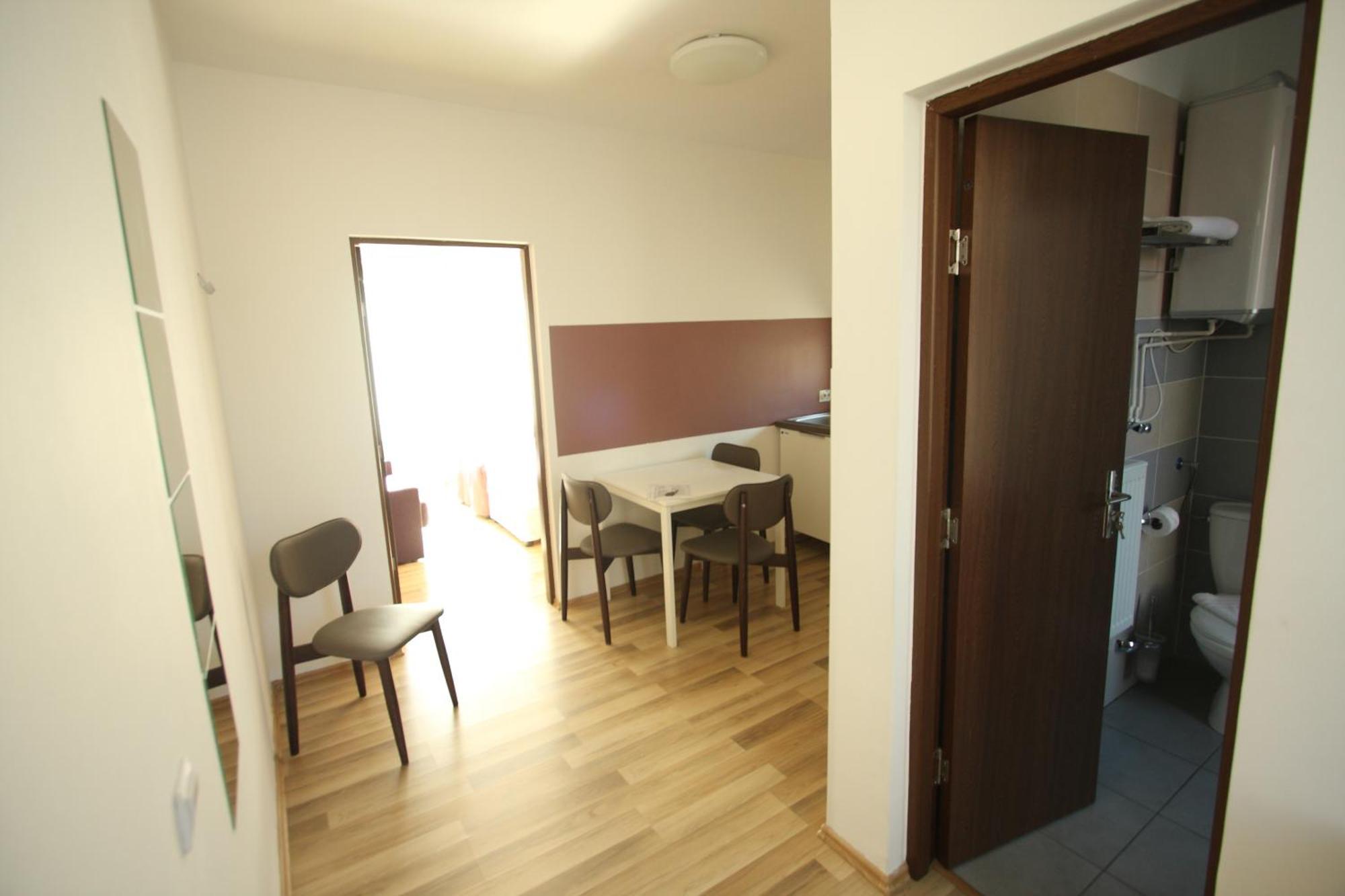Studio Apartcity Brasov Luaran gambar