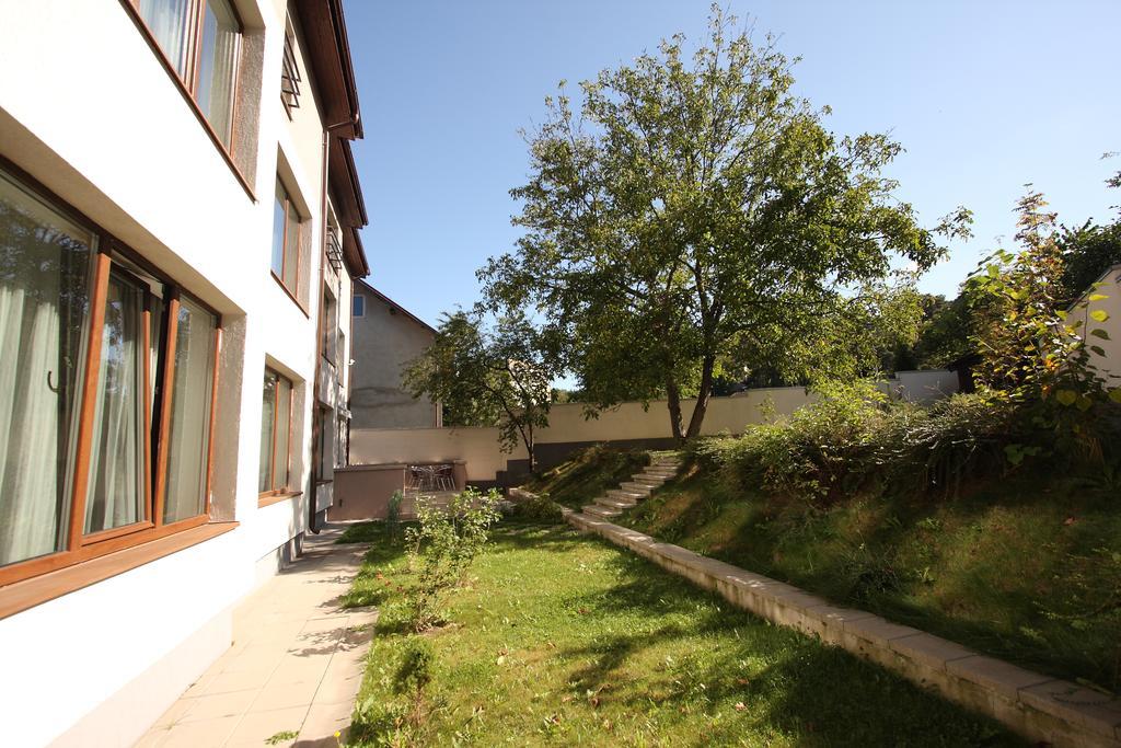 Studio Apartcity Brasov Luaran gambar