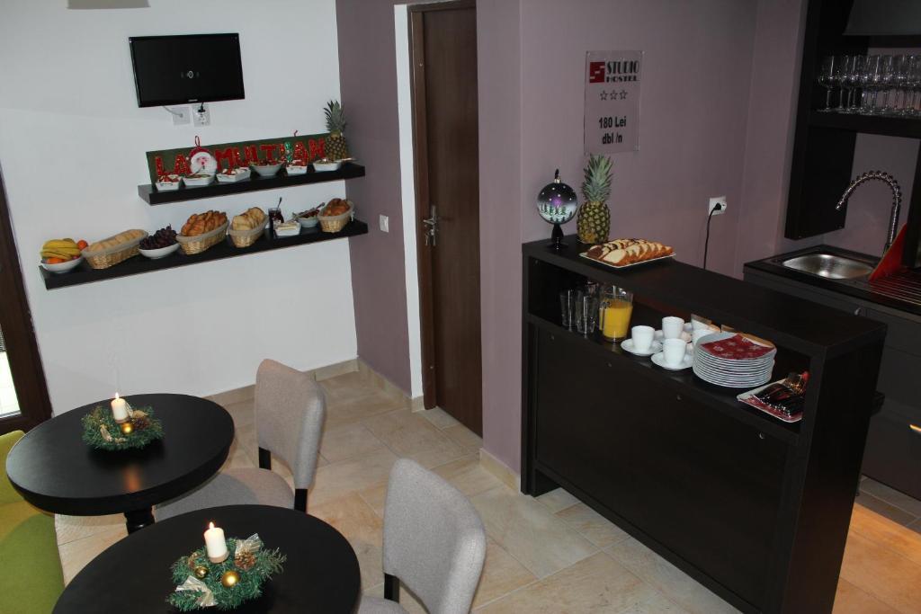 Studio Apartcity Brasov Luaran gambar