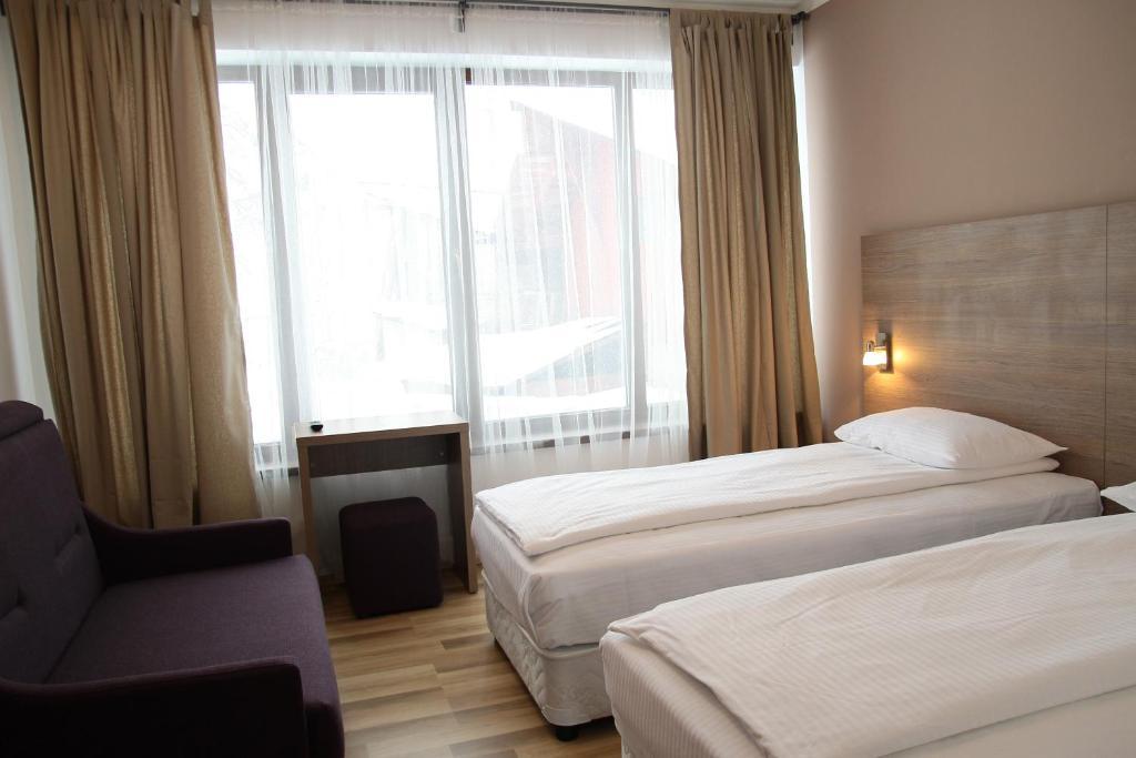 Studio Apartcity Brasov Luaran gambar