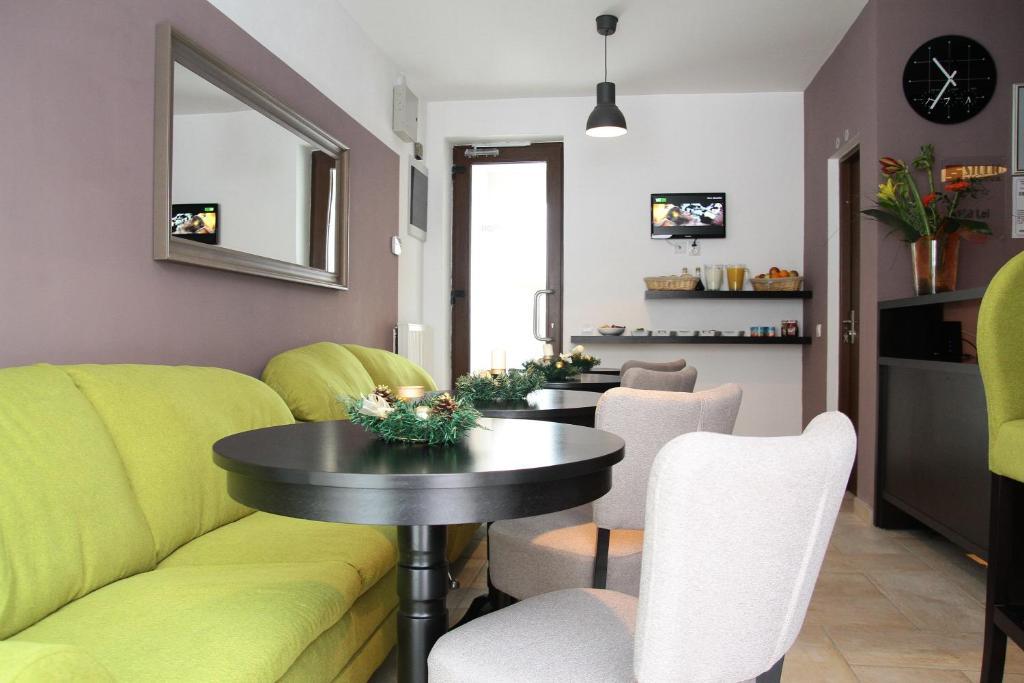 Studio Apartcity Brasov Luaran gambar