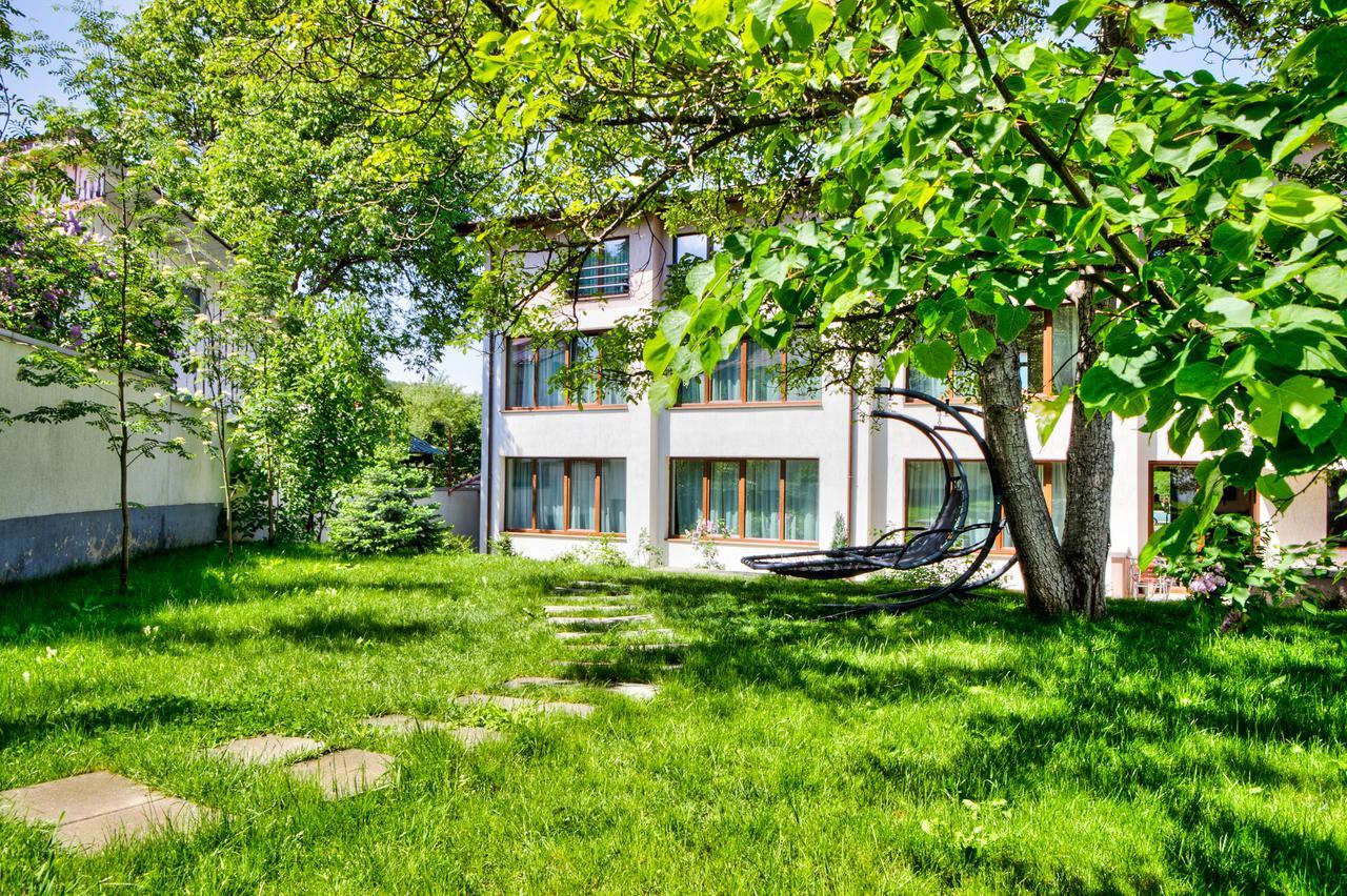 Studio Apartcity Brasov Luaran gambar