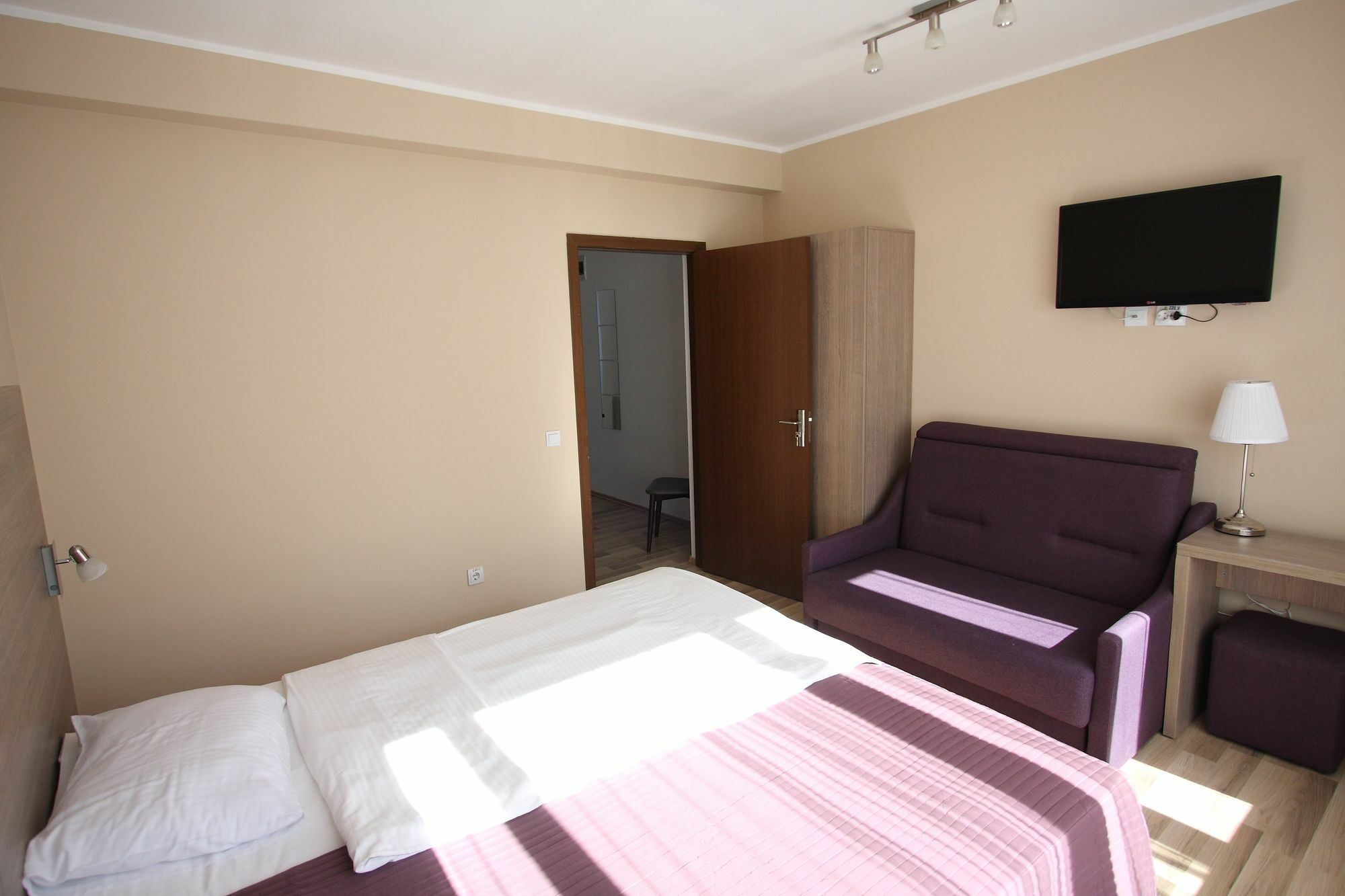 Studio Apartcity Brasov Luaran gambar